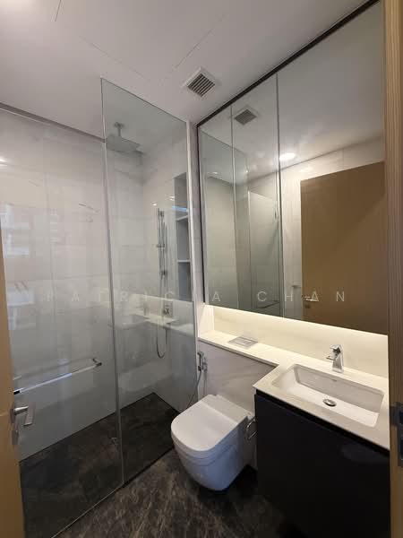 Cairnhill 16, 16 Cairnhill Rise, 2 Bedrooms, 775 sqft, Condominium For Sale, by Patricia Chan, 25619812 - Bathroom - PropertyGuru.com.sg