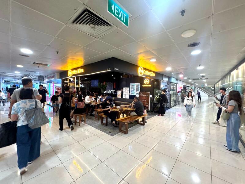 Far East Plaza, 14 Scotts Road, 419 sqft, Mall Shop For Sale, by Brenda Zee (徐黎倫), 25619831 - FAR EAST PLAZA, Freehold Mall Shop for Sale - CommercialGuru.com.sg