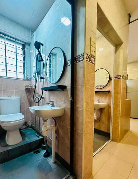 Balestier Road, Balestier Road, Room Rental, 100 sqft, Shophouse For Rent, by Alicia Lim, 25620112 - Bathroom - PropertyGuru.com.sg