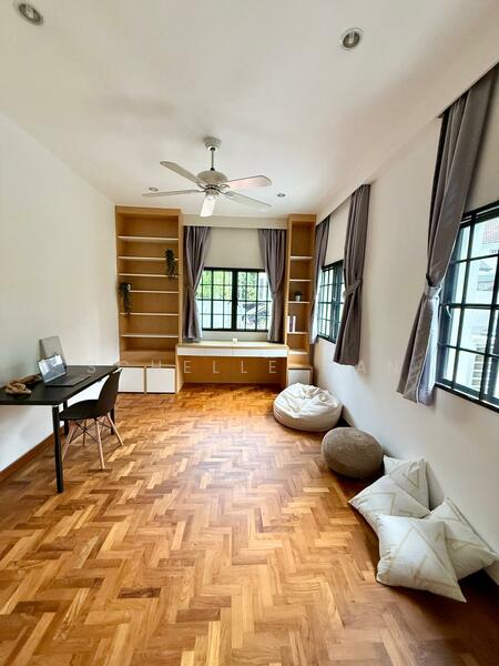 Lornie Gardens, 8 Lornie Walk, 5 Bedrooms, 3,239 sqft, Semi-Detached House For Rent, by Schelle Gan, 25620351 - Bedroom - PropertyGuru.com.sg