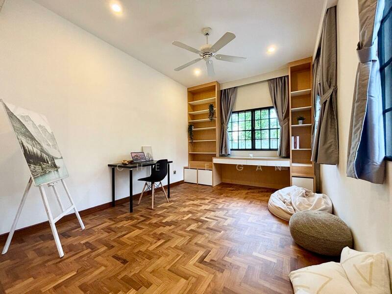 Lornie Gardens, 8 Lornie Walk, 5 Bedrooms, 3,239 sqft, Semi-Detached House For Rent, by Schelle Gan, 25620351 - Bedroom - PropertyGuru.com.sg