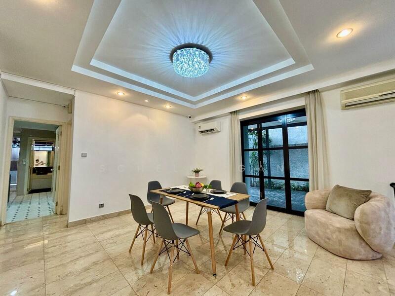 Lornie Gardens, 8 Lornie Walk, 5 Bedrooms, 3,239 sqft, Semi-Detached House For Rent, by Schelle Gan, 25620351 - Dining Room - PropertyGuru.com.sg