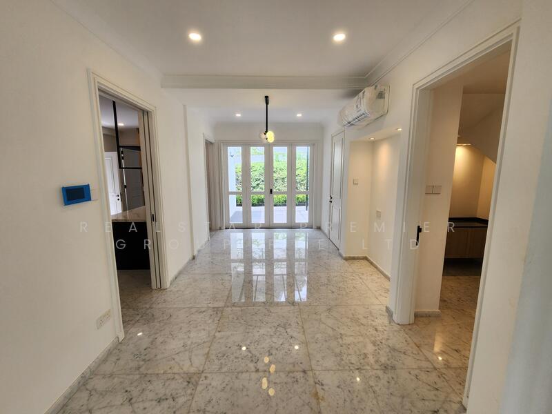 For Rent - ⭐Renovated Detached @ King Albert Park for Rent ⭐