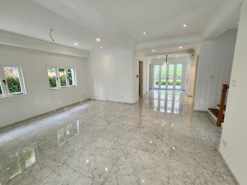 For Rent - ⭐Renovated Detached @ King Albert Park for Rent ⭐