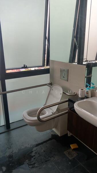 M38, 38 Jalan Pemimpin, 2,229 sqft, Light Industrial (B1) For Sale, by Chia S M, 25620548 - Bathroom - CommercialGuru.com.sg