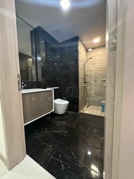 J Gateway, , 2 Bedrooms, 603 sqft, Condominium For Rent, by Alvin Yeo, 25620781 - Bathroom - PropertyGuru.com.sg