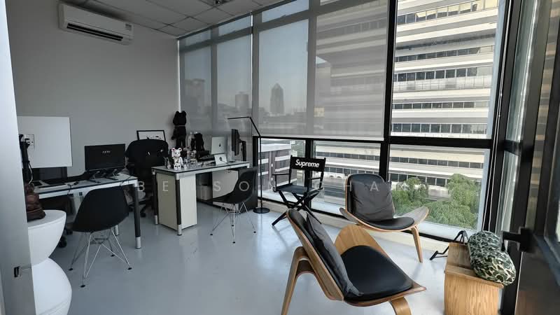 Citilink Warehouse Complex, 102E Pasir Panjang Road, 1,711 sqft, Light Industrial (B1) For Rent, by Benson Chan, 25621135 - Study - CommercialGuru.com.sg