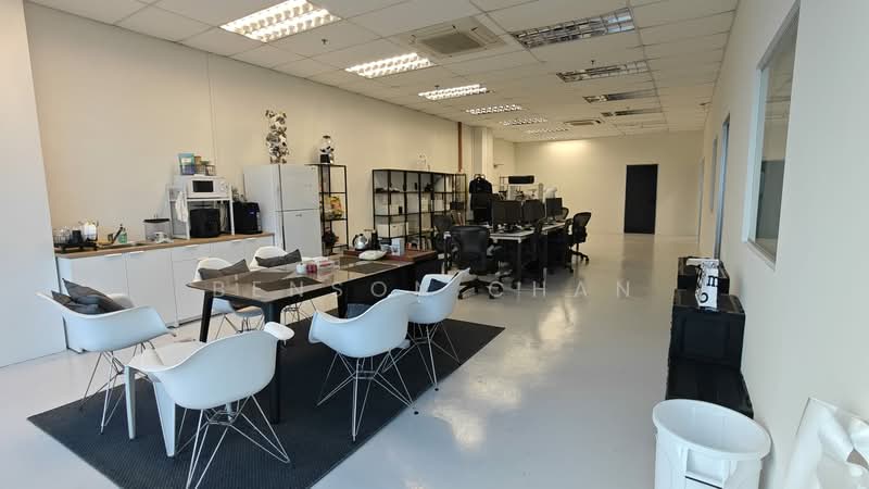 Citilink Warehouse Complex, 102E Pasir Panjang Road, 1,711 sqft, Light Industrial (B1) For Rent, by Benson Chan, 25621135 - Interior - CommercialGuru.com.sg