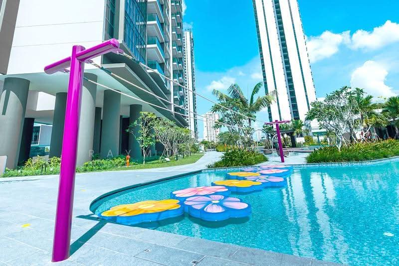 Whistler Grand, 109 West Coast Vale, Buona Vista / West Coast / Clementi New Town, Room Rental, 150 sqft, Condominium For Rent, by Raymond Yeak, 25621598 - Pool - PropertyGuru.com.sg