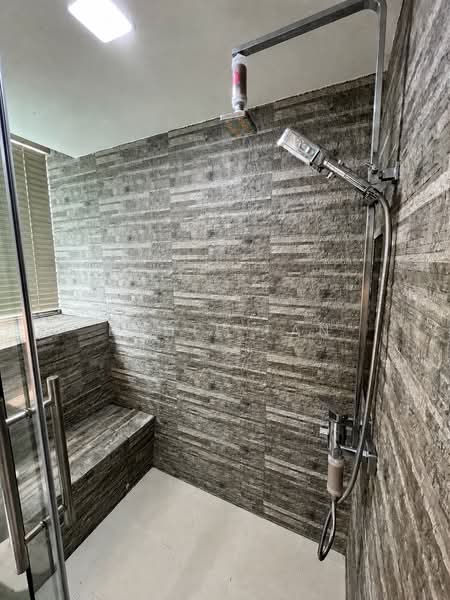 The Esparis, 7 Pasir Ris Drive 4, 3 Bedrooms, 1,292 sqft, Condominium For Sale, by Eddie Tan, 25621709 - Master Bathroom - PropertyGuru.com.sg