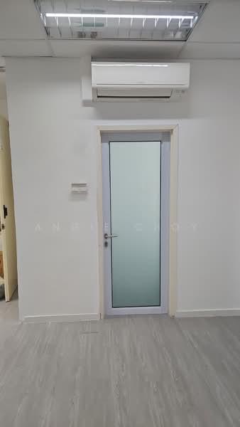 Ingolstadt Centre, 60D Kallang Pudding Road, 630 sqft, Light Industrial (B1) For Rent, by Angie Choy, 25622124 - Internal Toilet - CommercialGuru.com.sg