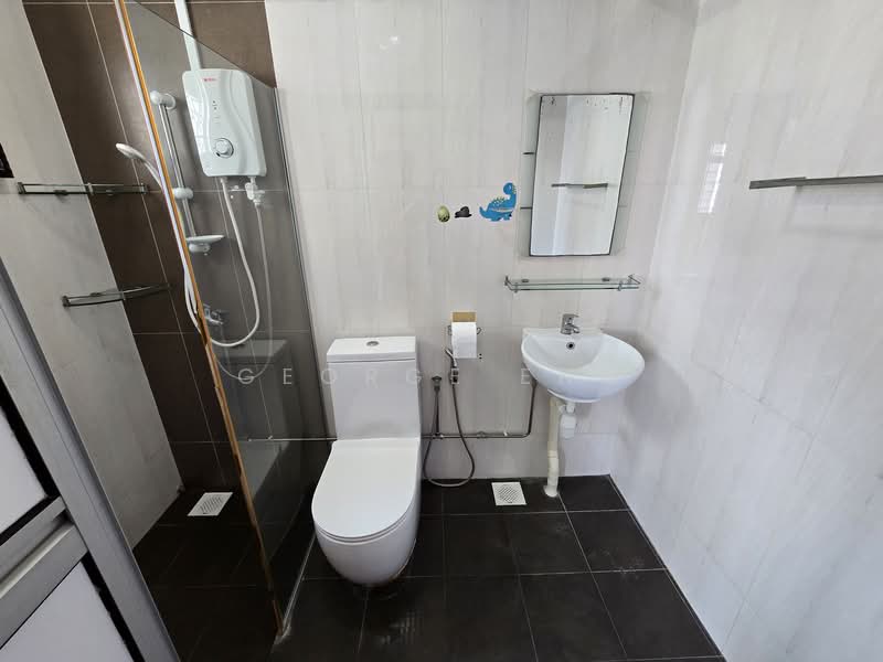 121C Sengkang East Way HDB Flat For Sale at S$ 630,000 | PropertyGuru Singapore - Bathroom