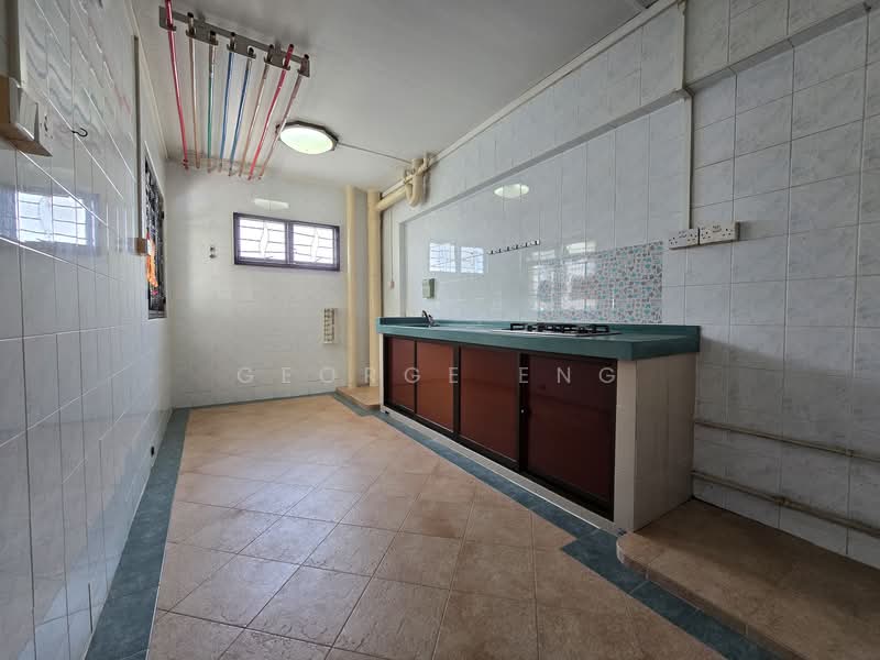 121C Sengkang East Way HDB Flat For Sale at S$ 630,000 | PropertyGuru Singapore - Kitchen