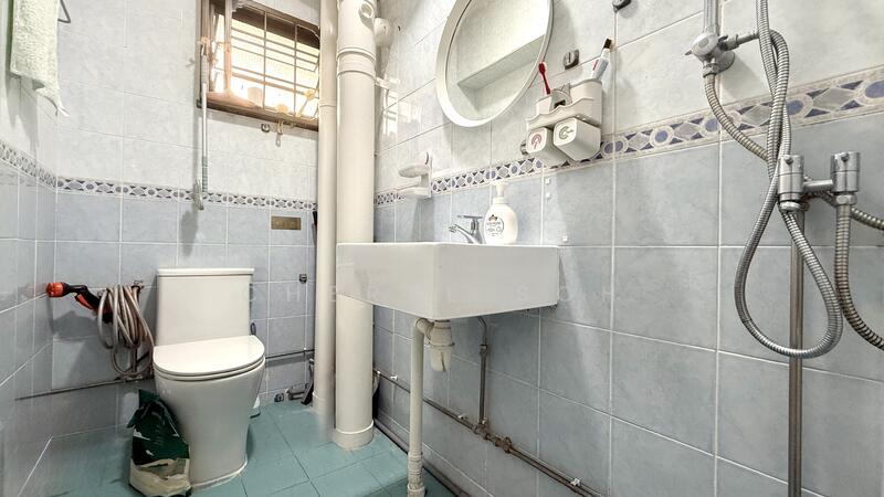 295B Compassvale Crescent, 295B Compassvale Crescent, 3 Bedrooms, 969 sqft, HDB Flat For Rent, by Cheryl Soh, 25623227 - Common Bathroom - PropertyGuru.com.sg