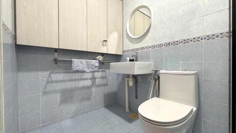 295B Compassvale Crescent, 295B Compassvale Crescent, 3 Bedrooms, 969 sqft, HDB Flat For Rent, by Cheryl Soh, 25623227 - Master Bathroom - PropertyGuru.com.sg