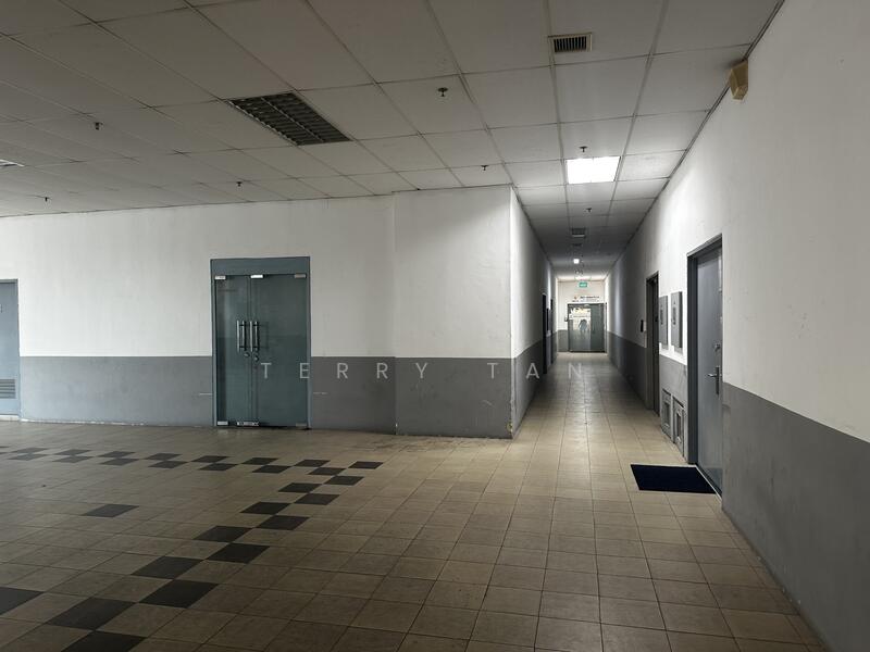 Alpha Industrial Building, 7 Toh Guan Road East, 3,056 sqft, Factory / Workshop (B2) For Rent, by Terry Tan, 25624032 - Corridor - CommercialGuru.com.sg