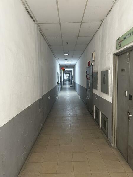 Alpha Industrial Building, 7 Toh Guan Road East, 3,056 sqft, Factory / Workshop (B2) For Rent, by Terry Tan, 25624032 - Corridor - CommercialGuru.com.sg