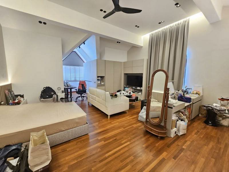 ⭐D15 - Rare $16XXpsf FREEHOLD Bungalow✅"Shy" Home that Park 16 Cars, ❤️Face East⚡6 Rooms⚡16 Cars⚡NO West Sun❤️, East Coast / Marine Parade, 7 Bedrooms, 6,095 sqft, Bungalow House For Sale, by Melvin Ng, 25624393 - Master Bedroom - PropertyGuru.com.sg
