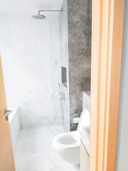 The Peak @ Cairnhill II, 61 Cairnhill Circle, Orchard / River Valley, 2 Bedrooms, 904 sqft, Condominium For Rent, by Regan Lim 林鉦桀, 25624435 - PropertyGuru.com.sg