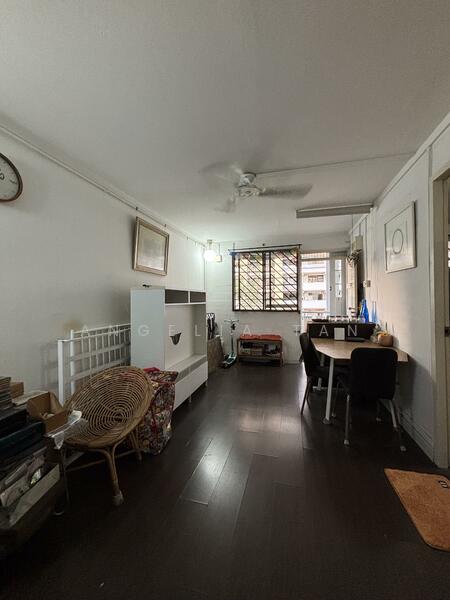 82 Commonwealth Close, 82 Commonwealth Close, 2 Bedrooms, 646 sqft, HDB Flat For Sale, by Angelia Tan, 25624632 - Living Room - PropertyGuru.com.sg