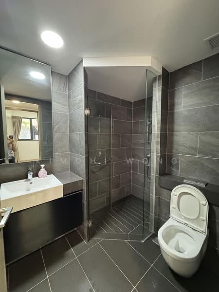 Affinity At Serangoon, 32 Serangoon North Avenue 1, 2 Bedrooms, 775 sqft, Condominium For Sale, by Kimchi Wong, 25625402 - Bathroom - PropertyGuru.com.sg