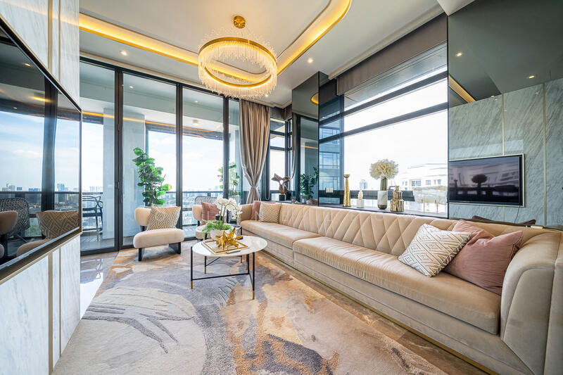For Sale - Nouvel 18