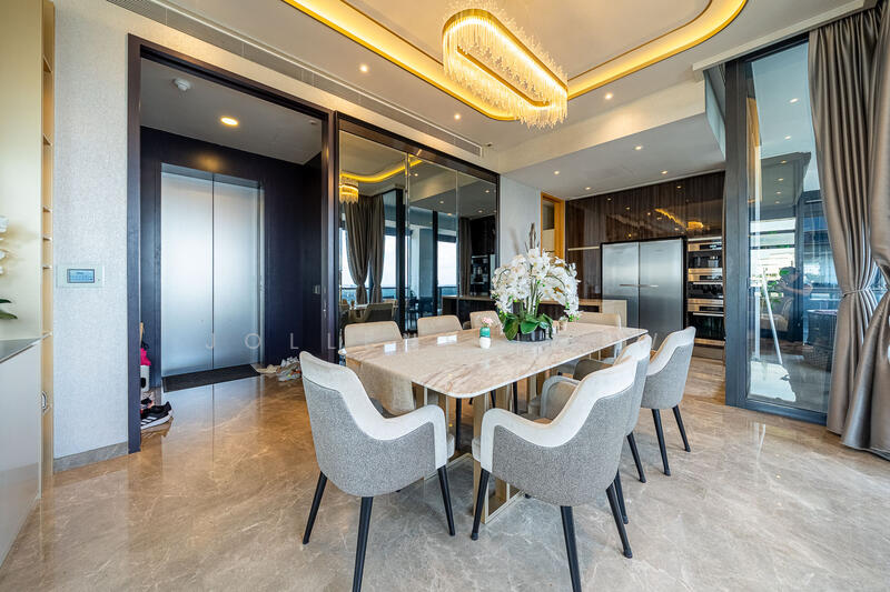 For Sale - Nouvel 18