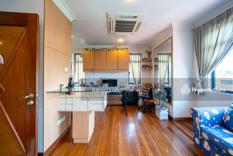 For Sale - Kew Drive