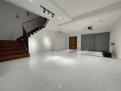 For Sale - *** NEW LIST! 100% MOVE IN RENOVATED TERR