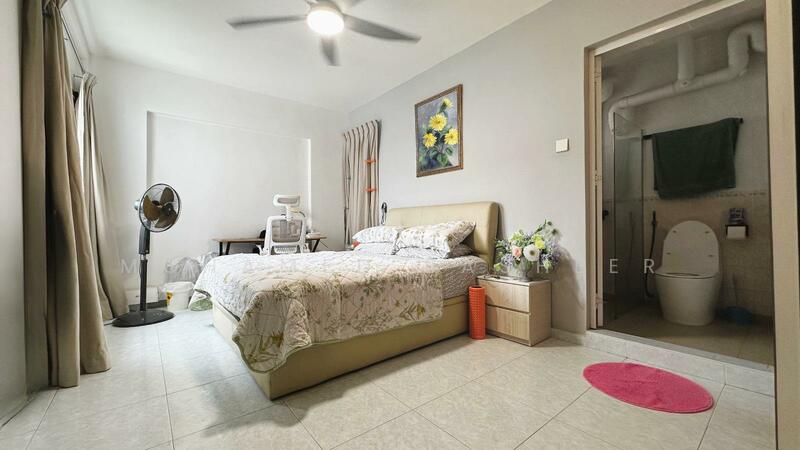 296C Compassvale Crescent HDB Flat For Sale at S$ 688,000 | PropertyGuru Singapore - Master Bedroom