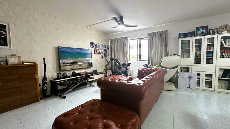 296C Compassvale Crescent HDB Flat For Sale at S$ 688,000 | PropertyGuru Singapore - Living Room