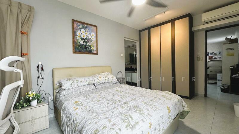 296C Compassvale Crescent HDB Flat For Sale at S$ 688,000 | PropertyGuru Singapore - Master Bedroom