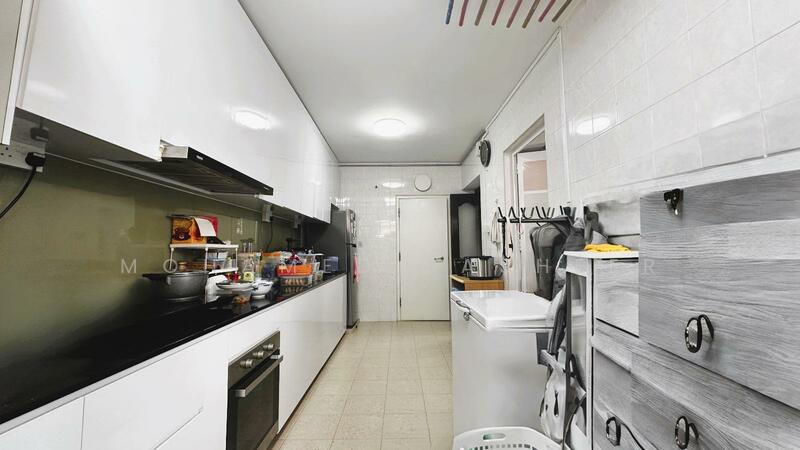 296C Compassvale Crescent HDB Flat For Sale at S$ 688,000 | PropertyGuru Singapore - Kitchen