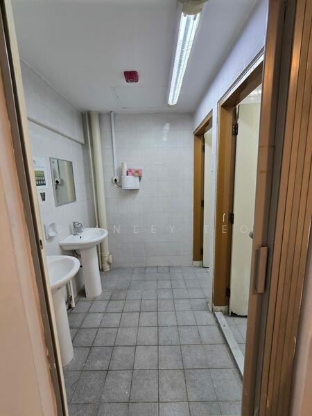 119 Jalan Sultan, Jalan Sultan, 1,494 sqft, Shop / Shophouse For Rent, by Stanley Teo, 25625920 - Bathroom - CommercialGuru.com.sg