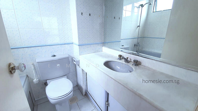 West Bay Condo, 54 West Coast Crescent, 4 Bedrooms, 1,293 sqft, Condominium For Rent, by Edmund Thor, 25625970 - Ensuite Master Bathroom - PropertyGuru.com.sg