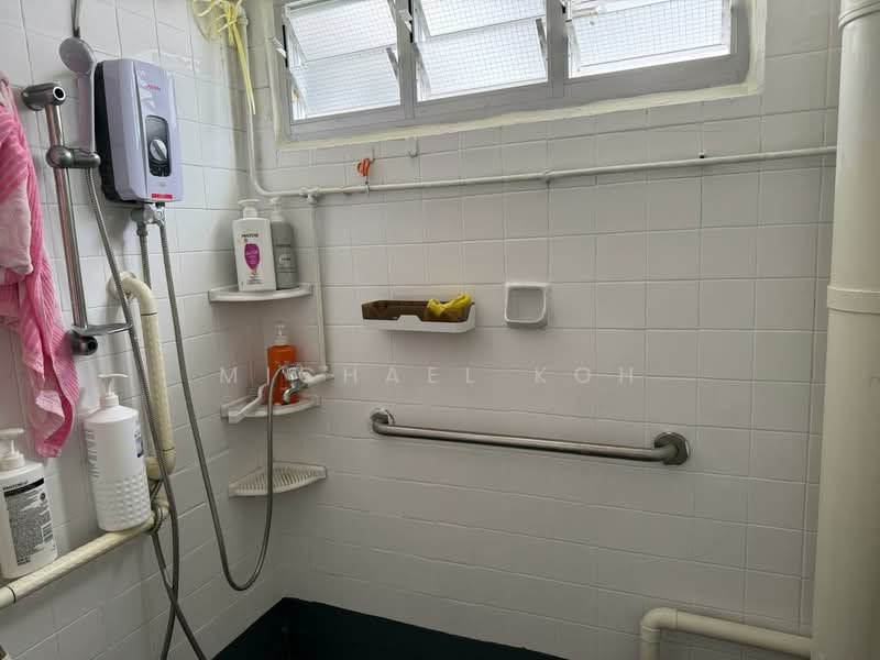 65 Marine Drive, 65 Marine Drive, 3 Bedrooms, 700 sqft, HDB Flat For Sale, by Michael Koh, 25626573 - Bathroom - PropertyGuru.com.sg