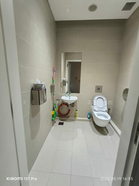 Plus, 20 Cecil Street, Boat Quay / Raffles Place / Marina, 1,335 sqft, Office For Sale, by Ben XIA 夏天鹏, 25626607 - Bathroom - CommercialGuru.com.sg