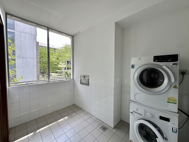 NassimVille, 11 Nassim Road, 3 Bedrooms, 1,520 sqft, Condominium For Rent, by Matthew Teo, 25626807 - Service Yard - PropertyGuru.com.sg