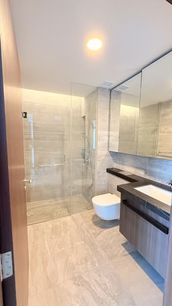 One Pearl Bank, 1 Pearl Bank, 2 Bedrooms, 743 sqft, Condominium For Rent, by Joy Toh, 25626909 - Bathroom - PropertyGuru.com.sg