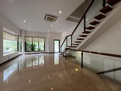 For Rent - Lornie 18