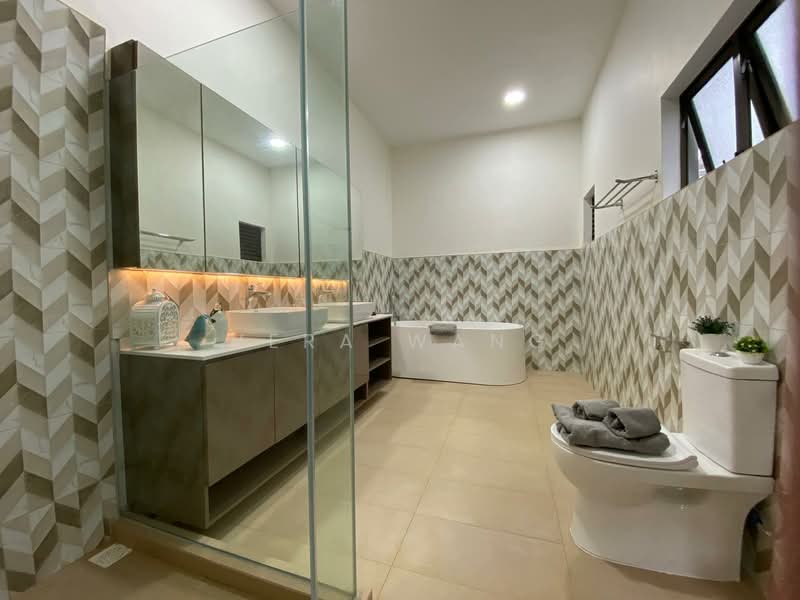 Cluny Park, Cluny Park, 5 Bedrooms, 6,700 sqft, Detached House For Rent, by Vera Wang, 25627442 - PropertyGuru.com.sg