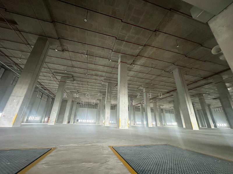 60K sf warehouse for rent @ Jalan Buroh, , 59,878 sqft, Warehouse For Rent, by Angela Zhu Huiting, 25627751 - Car Park - CommercialGuru.com.sg