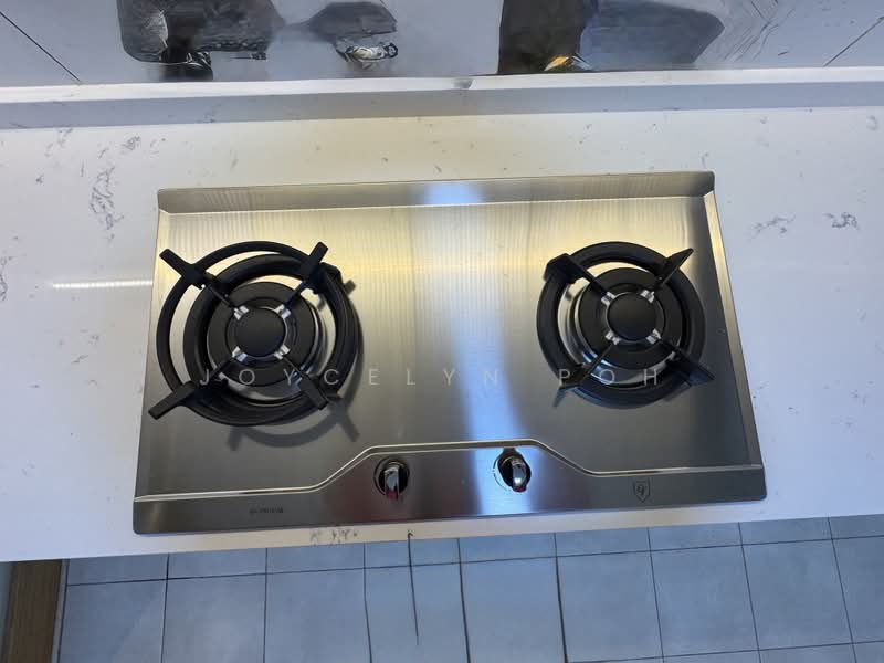 Edelweiss Park Condo, 84 Flora Road, 3 Bedrooms, 1,335 sqft, Condominium For Rent, by Joycelyn Poh, 25627989 - PropertyGuru.com.sg