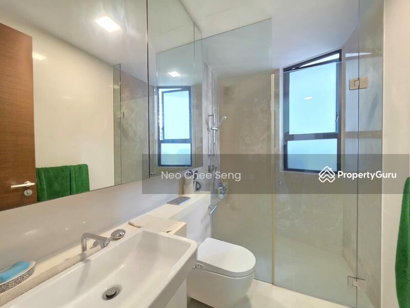 Junior Master Bathroom