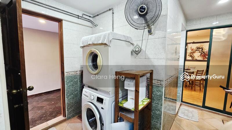 For Sale - Near MRT, Buses, Schs, Parks, Food - 2.5 Storey 999yrs Well-maintained, Move-in or A&A