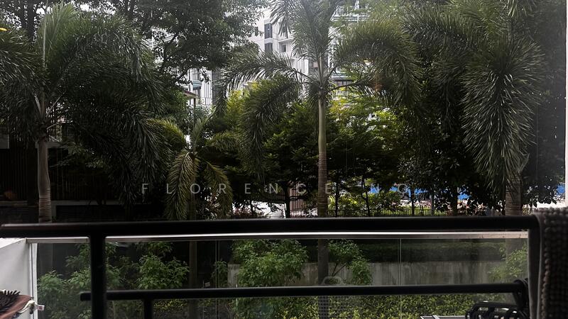 Balcony facing greenery no noon sun 