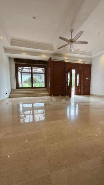 For Rent - La Suisse I