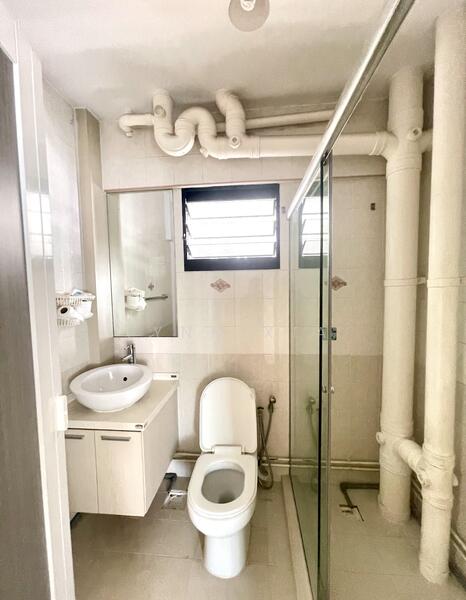 684A Jurong West Street 64, 684A Jurong West Street 64, 3 Bedrooms, 1,184 sqft, HDB Flat For Rent, by Lynn Xia, 25628245 - Bathroom - PropertyGuru.com.sg