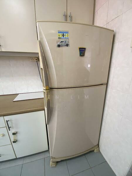 191 Bukit Batok West Avenue 6, 191 Bukit Batok West Avenue 6, 3 Bedrooms, 1,200 sqft, HDB Flat For Rent, by Ken Lim, 25628300 - Kitchen - PropertyGuru.com.sg