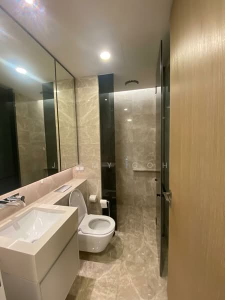 Amber Park, 18 Amber Gardens, 2 Bedrooms, 829 sqft, Condominium For Sale, by Jimmy Goh, 25628500 - Guest Bathroom - PropertyGuru.com.sg